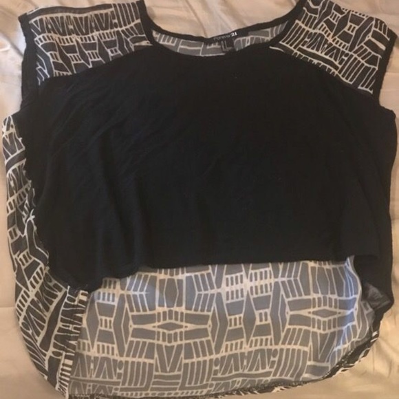 Forever 21 High-Low Black & White Pattern Shirt - Picture 1 of 2